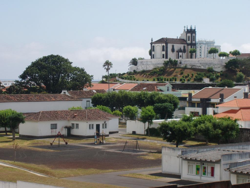 Apartment T3 In Downtown With Sea View Ponta Delgada Rum bild