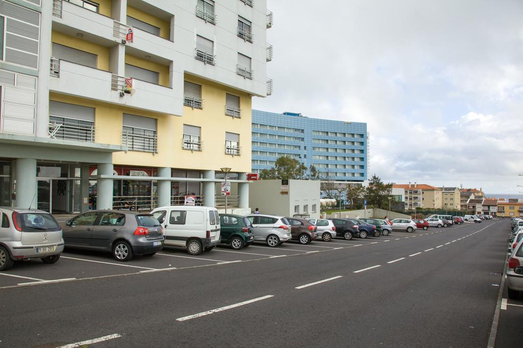 Apartment T3 In Downtown With Sea View Ponta Delgada Rum bild